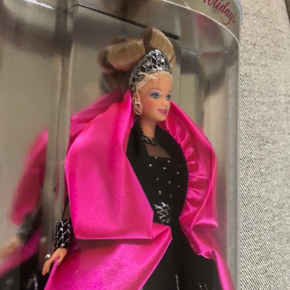 1998 Holiday special edition Barbie doll. - Picture 2 of 5